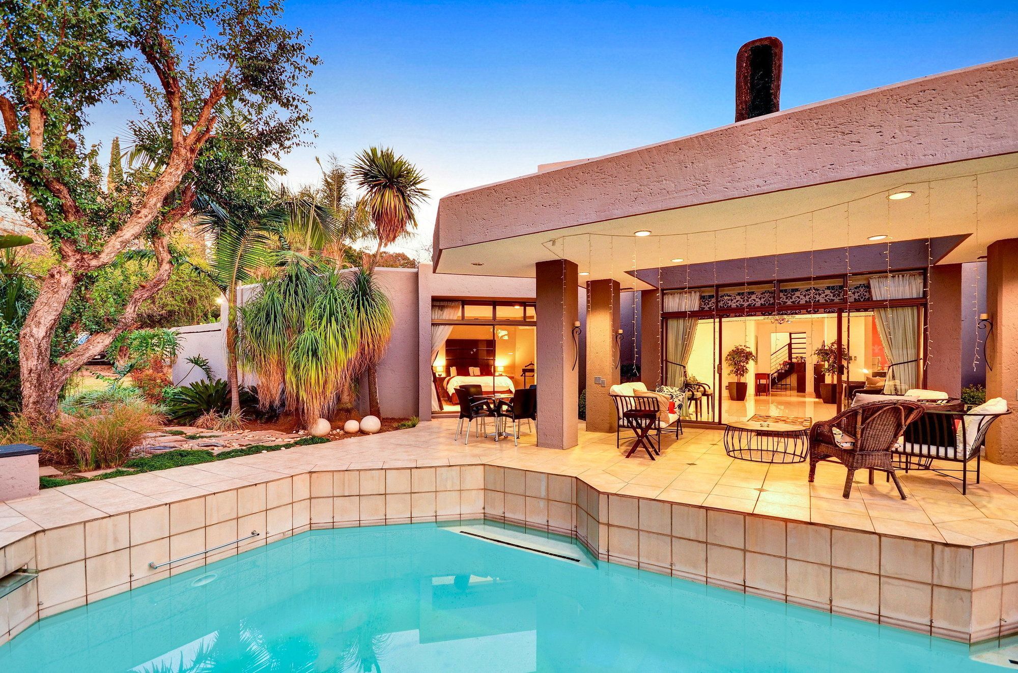 Le Petit Fillan Hotel Johannesburg Exterior photo