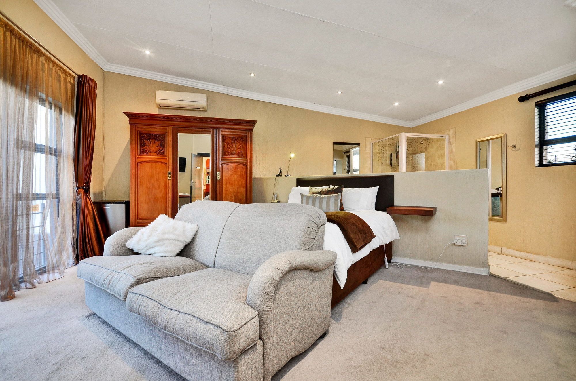 Le Petit Fillan Hotel Johannesburg Exterior photo