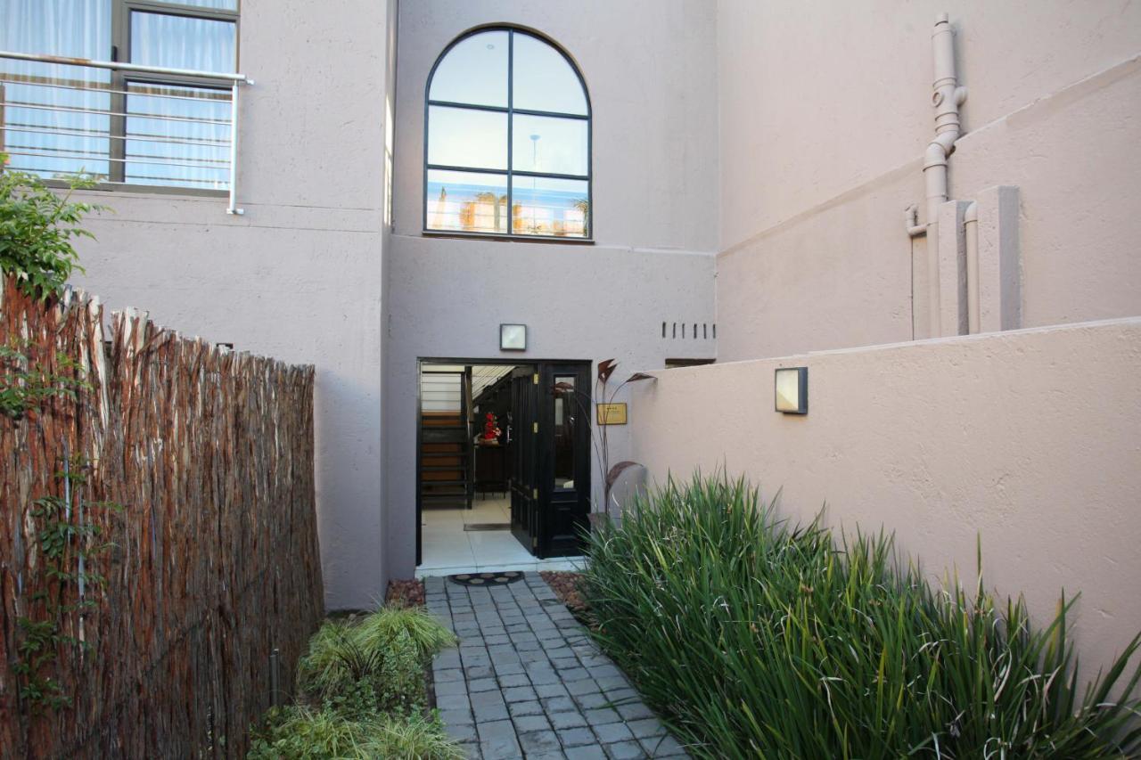Le Petit Fillan Hotel Johannesburg Exterior photo